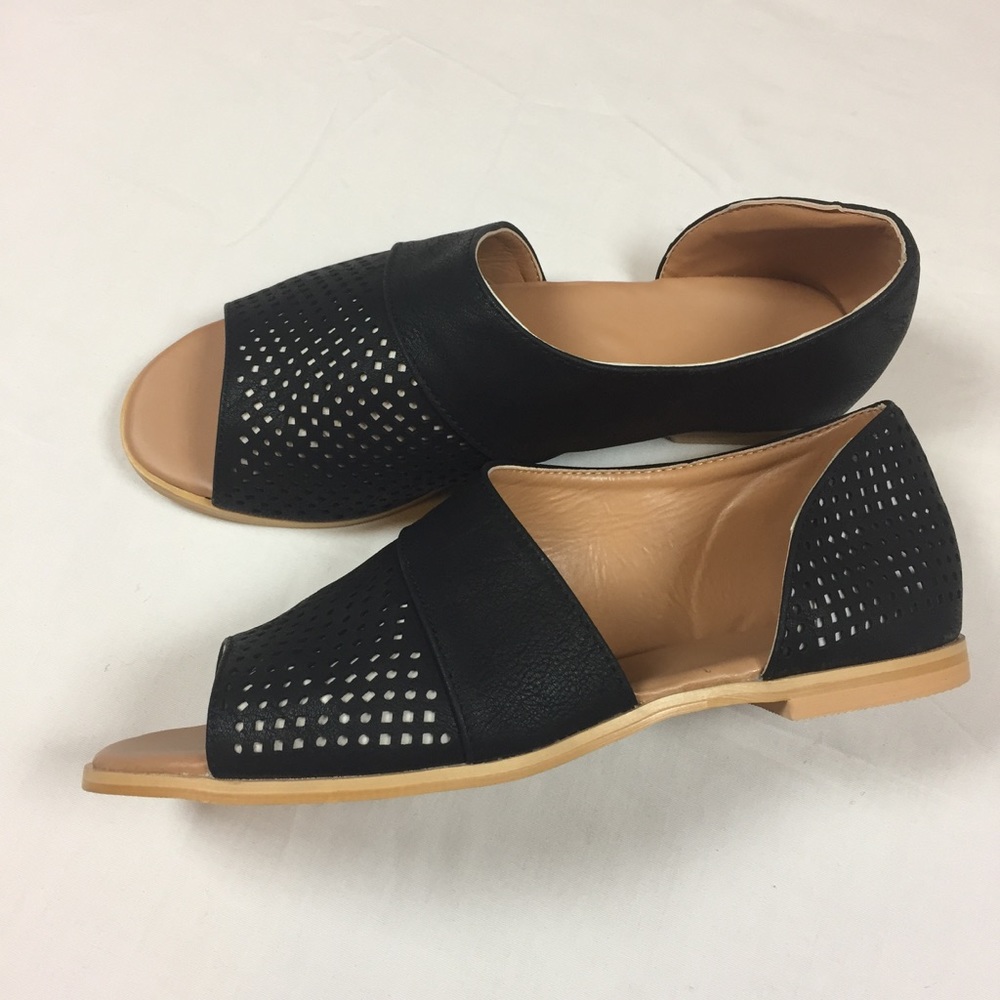 New Side Cutout Sandals